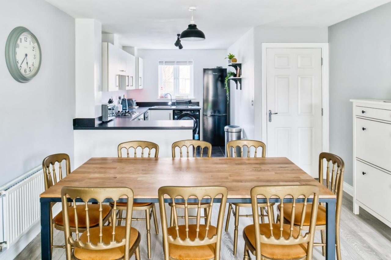 5 Bed House In Gloucester Hucclecote エクステリア 写真