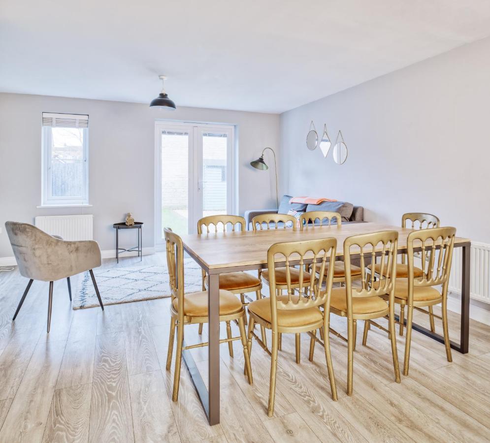 5 Bed House In Gloucester Hucclecote エクステリア 写真